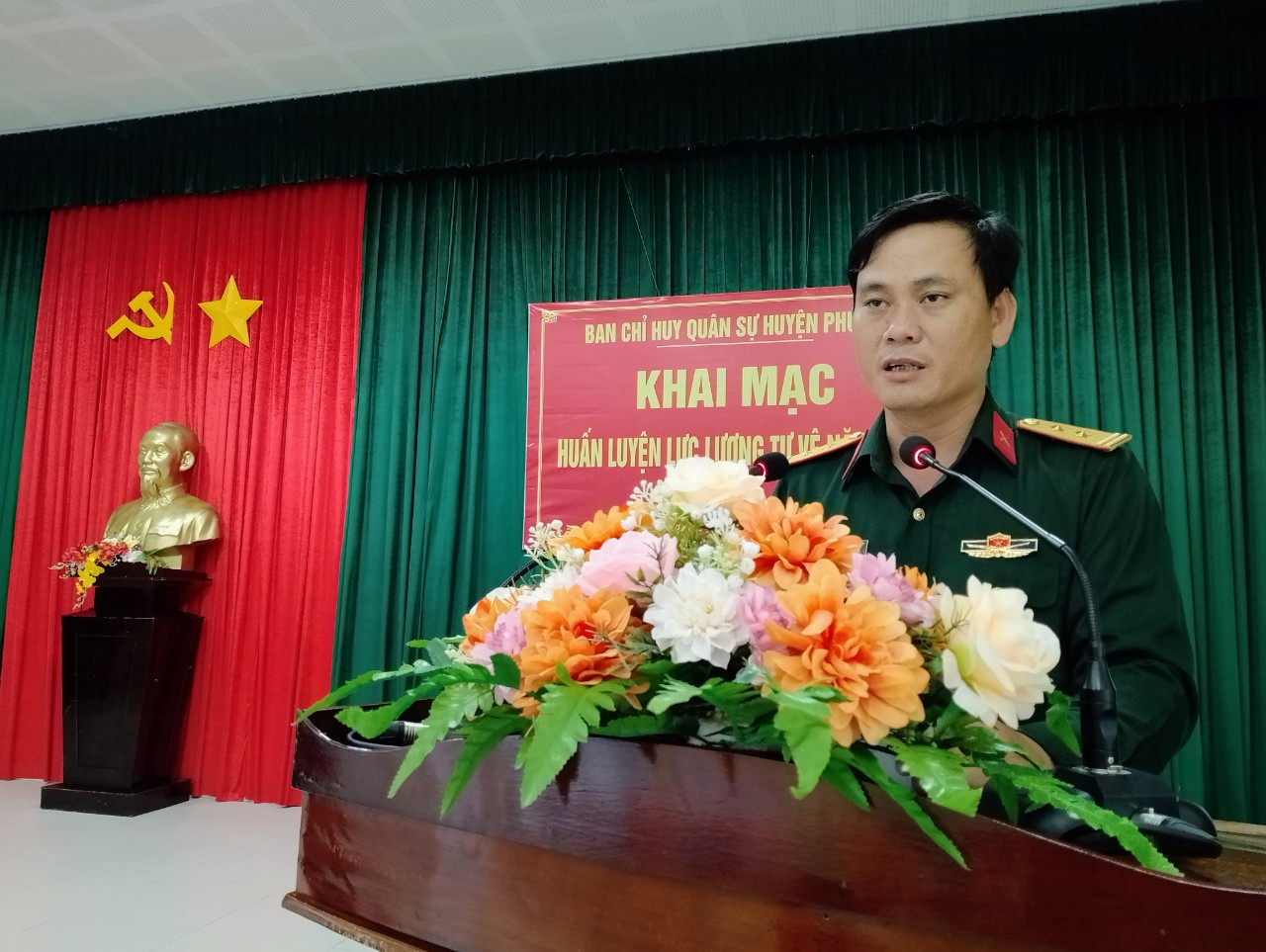 Đ/c Trung tá Trần Đình Long, Phó CHT - TMT phát biểu khai mạc lớp huấn luyện